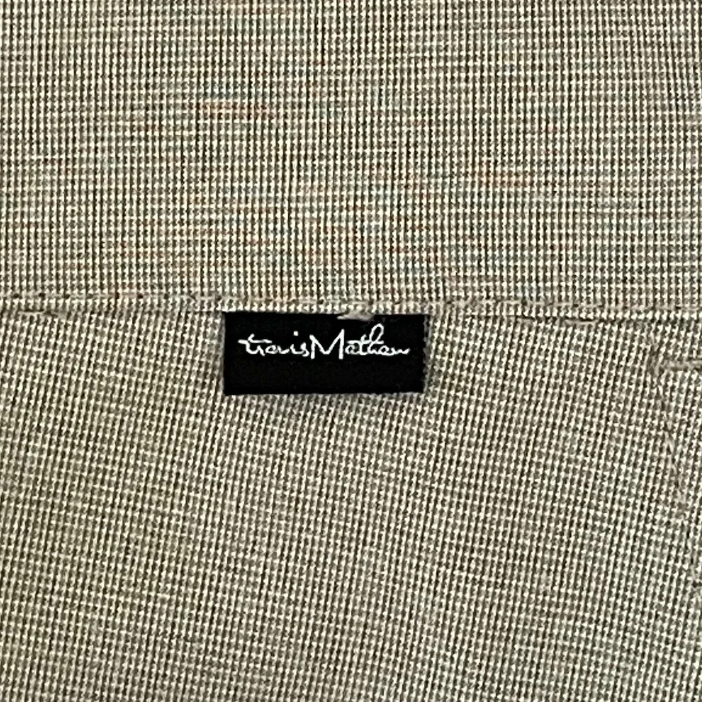 TravisMathew Mens Golf Shorts Size 34‎ Beige Performance Stretch Flat Front
